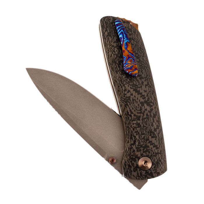 Складной нож Mandalorian Custom Assassin, сталь M390, рукоять Carbon Fiber/Timascus